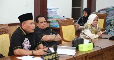 Komisi III DPRD Kota Batam Gelar RDPU Terkait Dugaan Pemotongan Kapal di Laut
